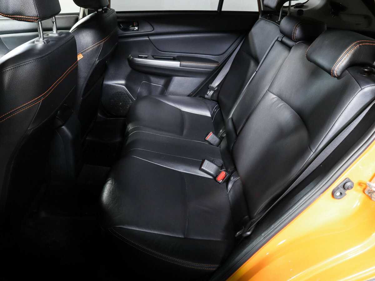 Б/У Субару ИксВи 2015 года. Фото: #6