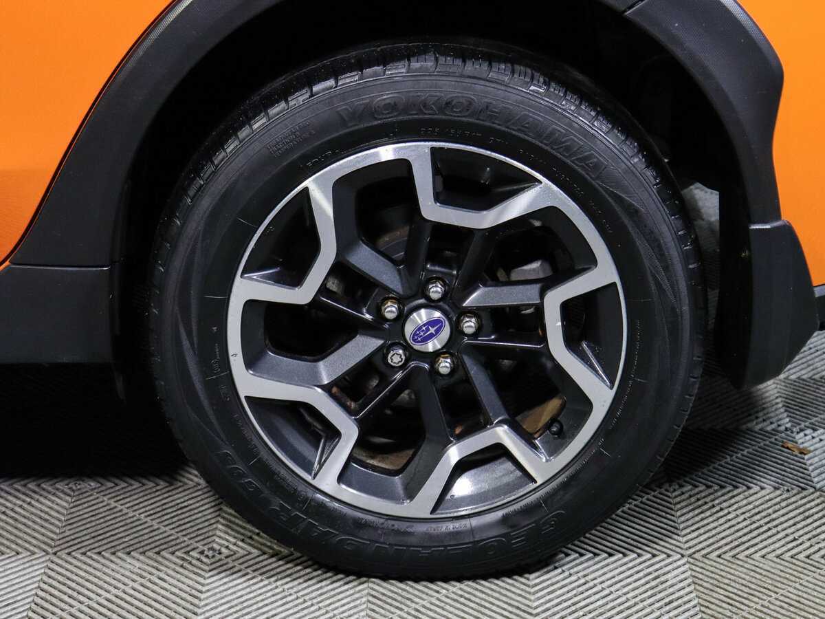 Б/У Субару ИксВи 2015 года. Фото: #11