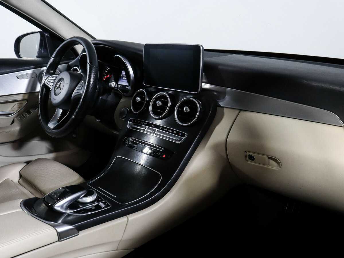 Б/У Мерседес-Бенц Ц-Класс 2015 года. Фото: #5