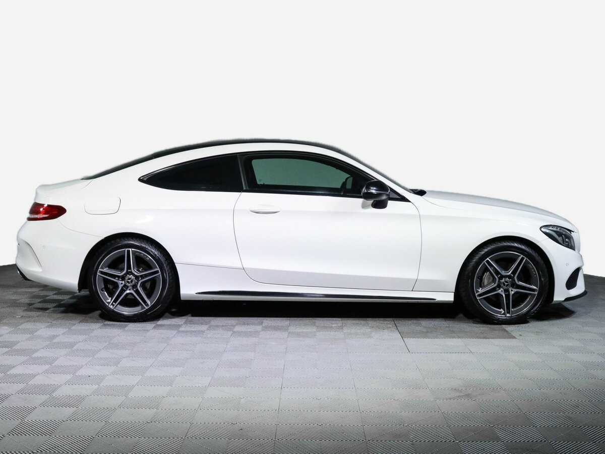 Б/У Мерседес-Бенц Ц-Класс 2016 года. Фото: #3