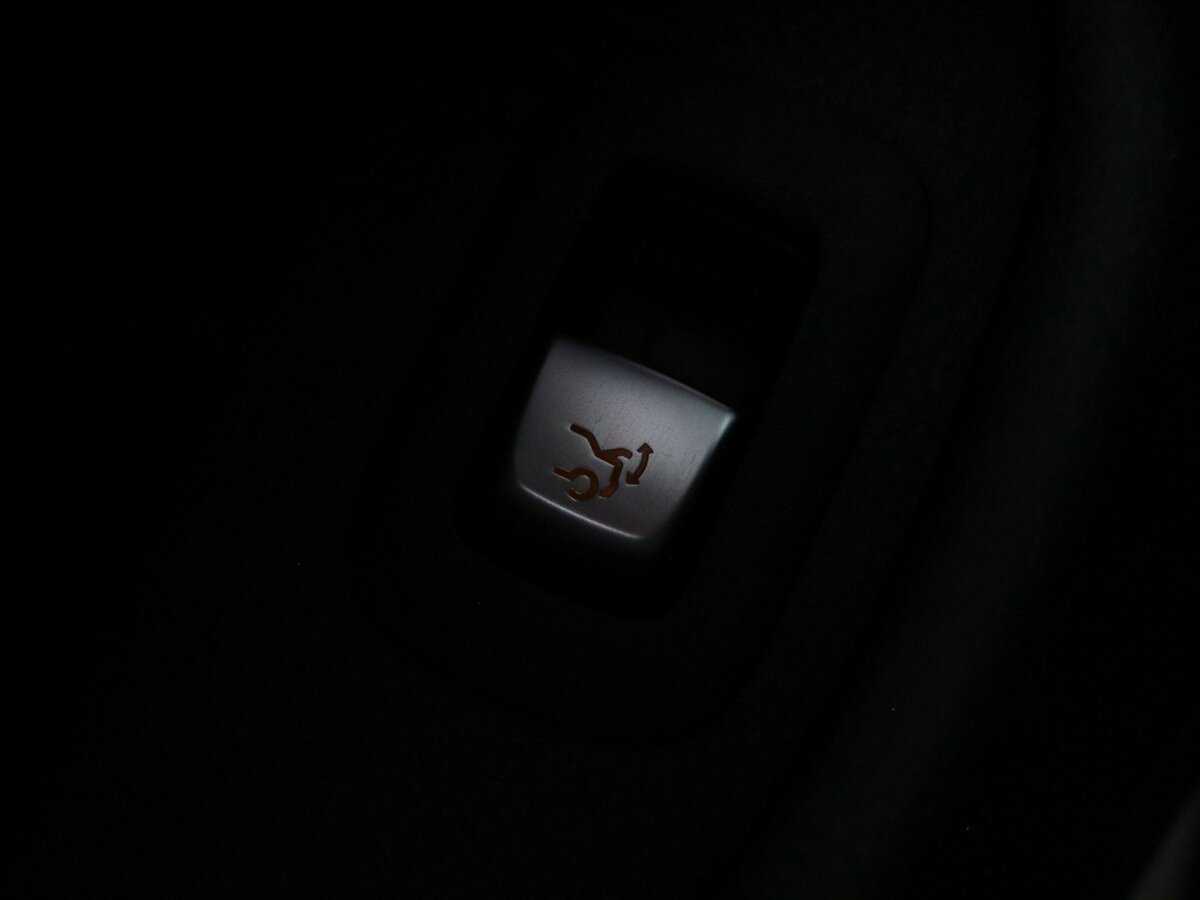 Б/У Мерседес-Бенц Ц-Класс 2016 года. Фото: #16