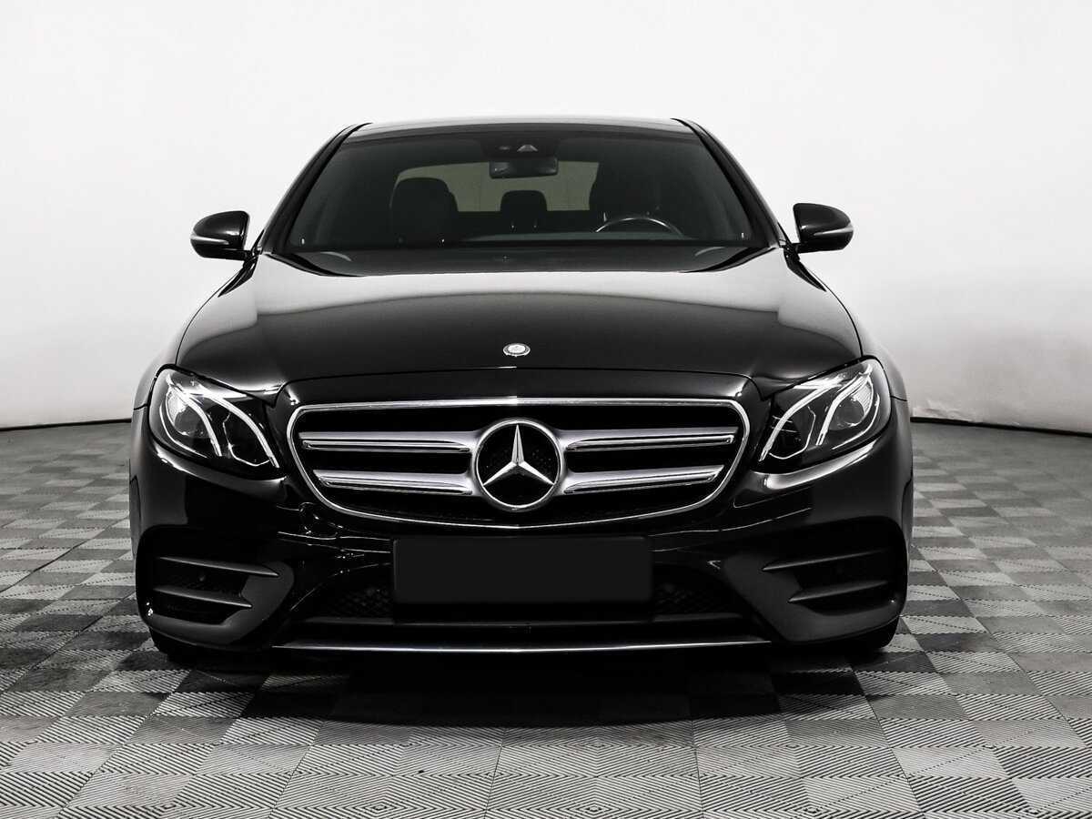 Б/У Мерседес-Бенц Е-Класс 2016 года. Фото: #1