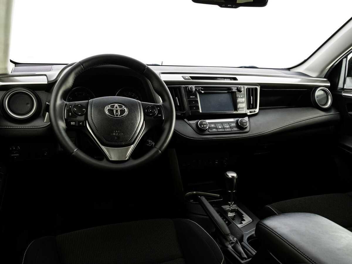 Б/У Тойота Рав4 2015 года. Фото: #8