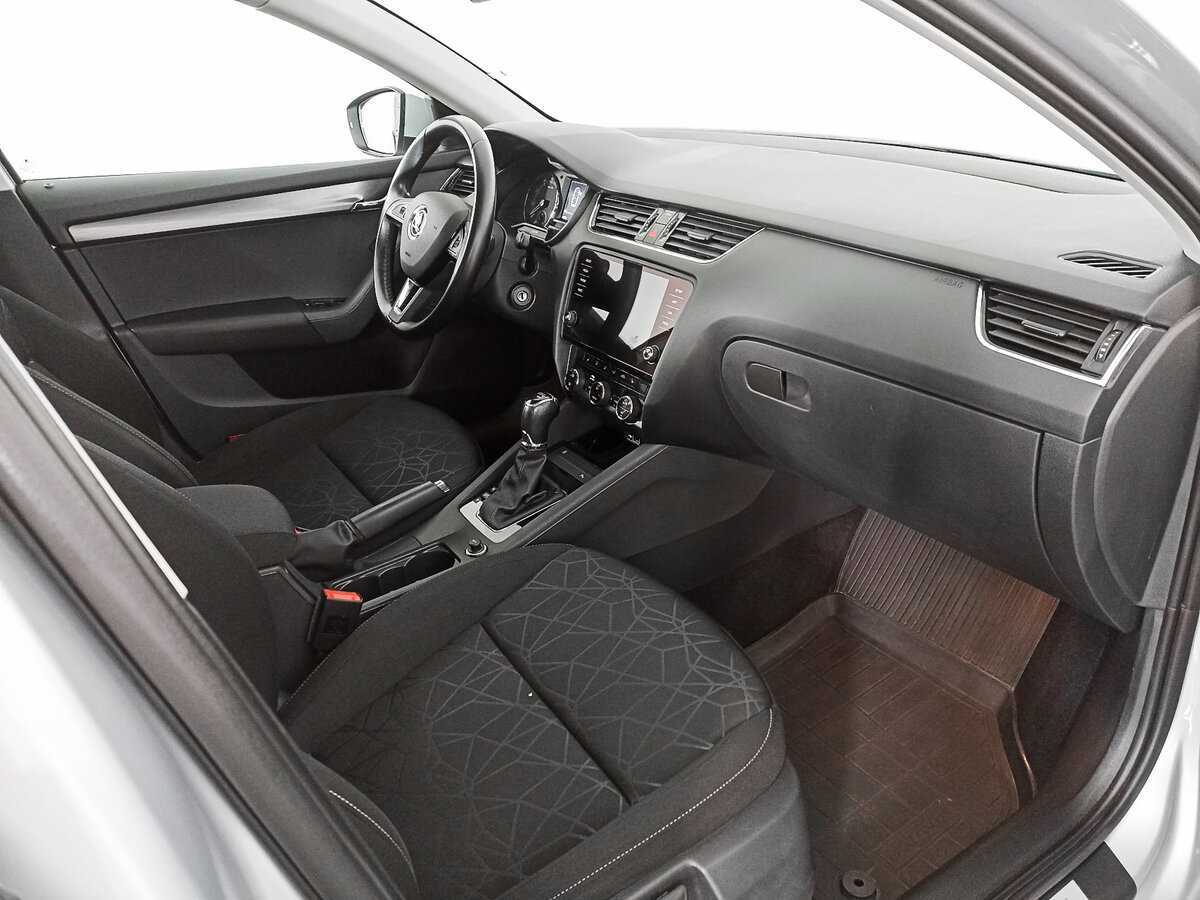 Б/У Шкода Октавия 2018 года. Фото: #8