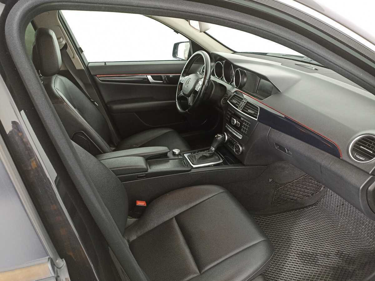 Б/У Мерседес-Бенц Ц-Класс 2012 года. Фото: #10