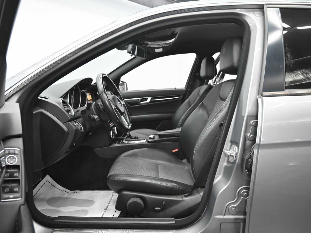 Б/У Мерседес-Бенц Ц-Класс 2012 года. Фото: #6