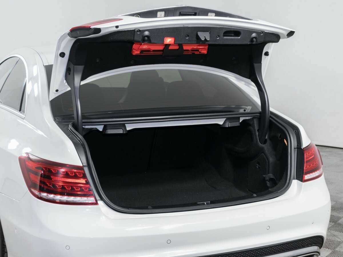 Б/У Мерседес-Бенц Е-Класс 2014 года. Фото: #6