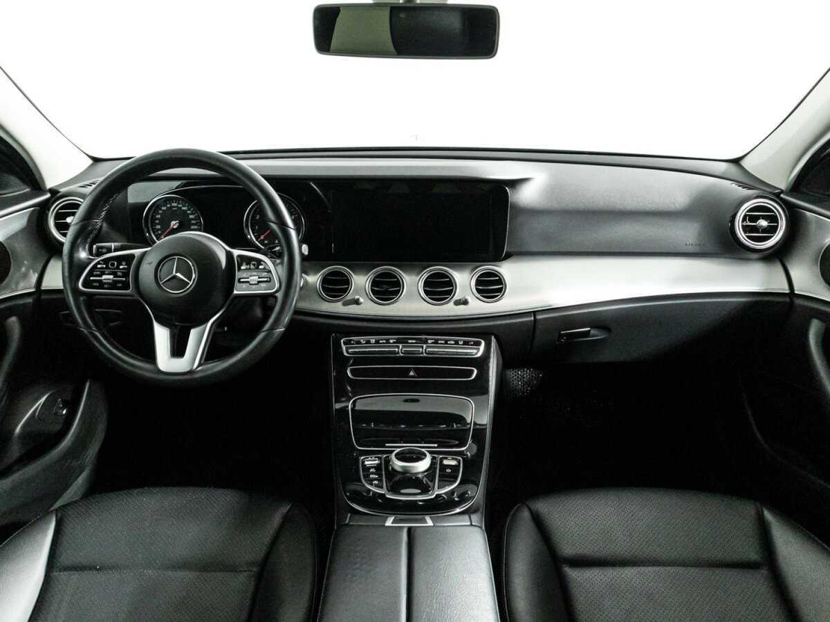 Б/У Мерседес-Бенц Е-Класс 2019 года. Фото: #12