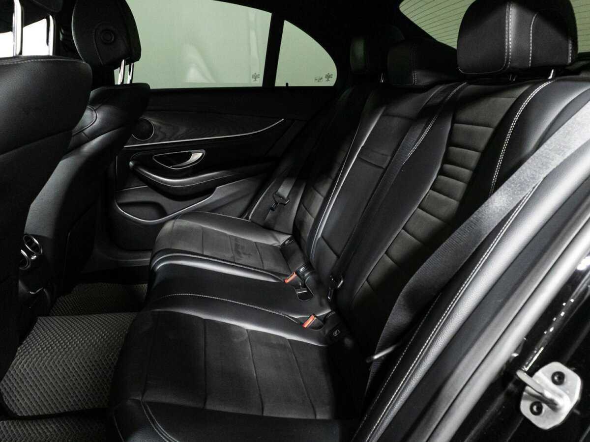 Б/У Мерседес-Бенц Е-Класс 2019 года. Фото: #9