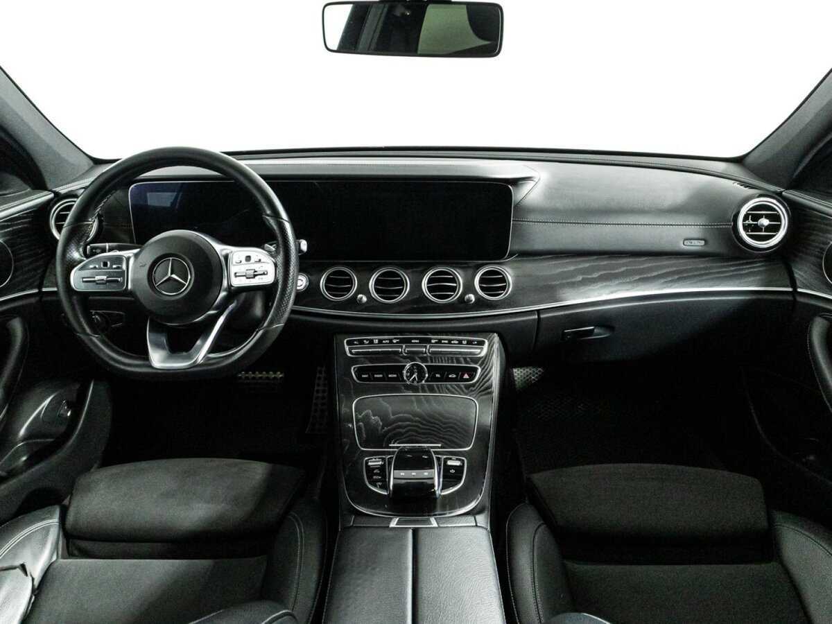 Б/У Мерседес-Бенц Е-Класс 2019 года. Фото: #12