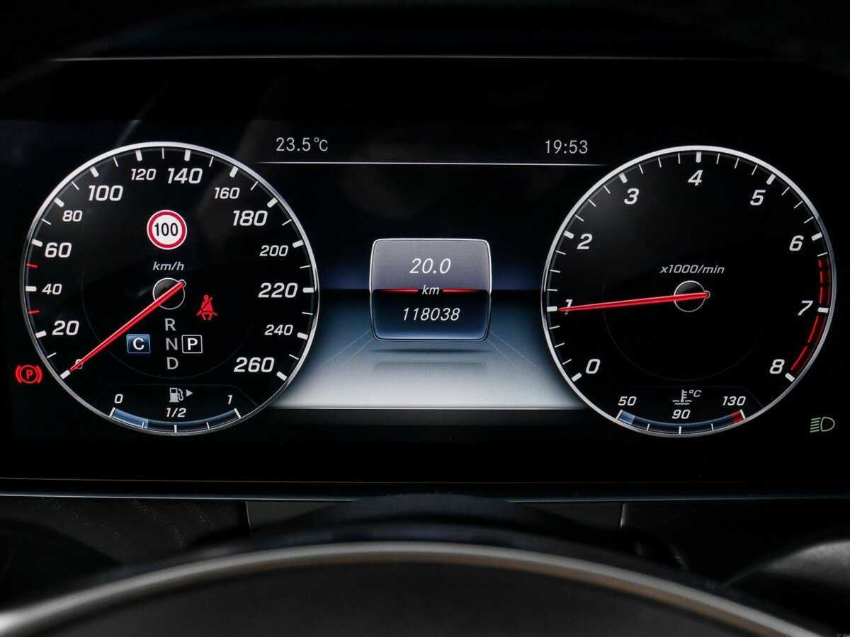 Б/У Мерседес-Бенц Е-Класс 2016 года. Фото: #7