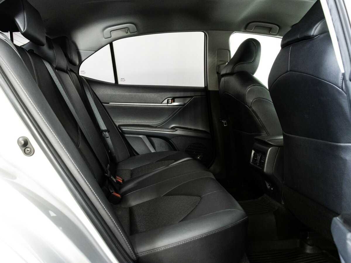 Б/У Тойота Камри 2021 года. Фото: #14