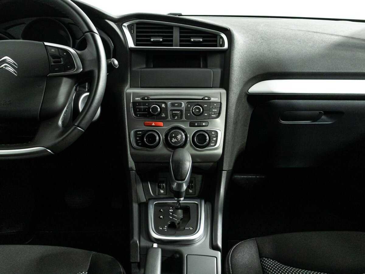 Б/У Ситроен Ц4 2016 года. Фото: #13