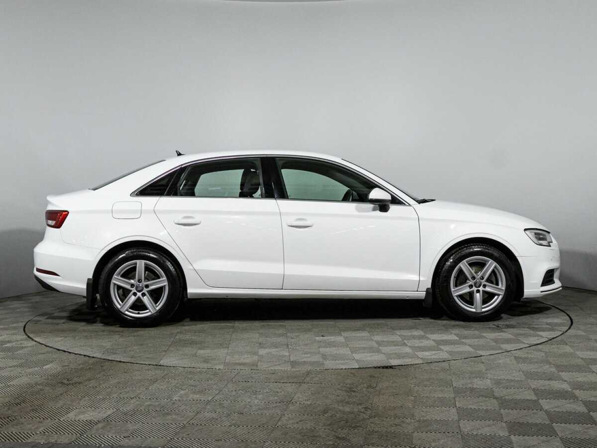 Б/У Ауди А3 2019 года. Фото: #3