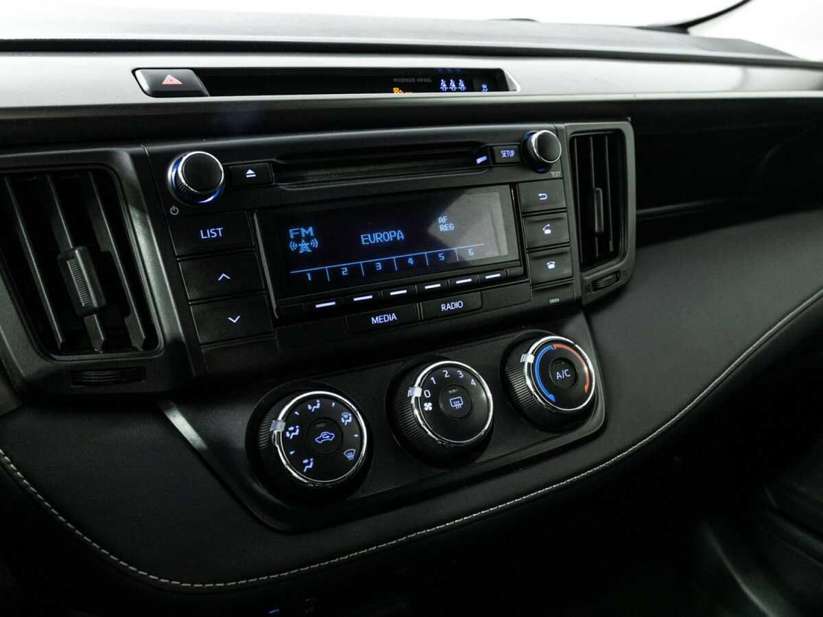 Б/У Тойота Рав4 2016 года. Фото: #15