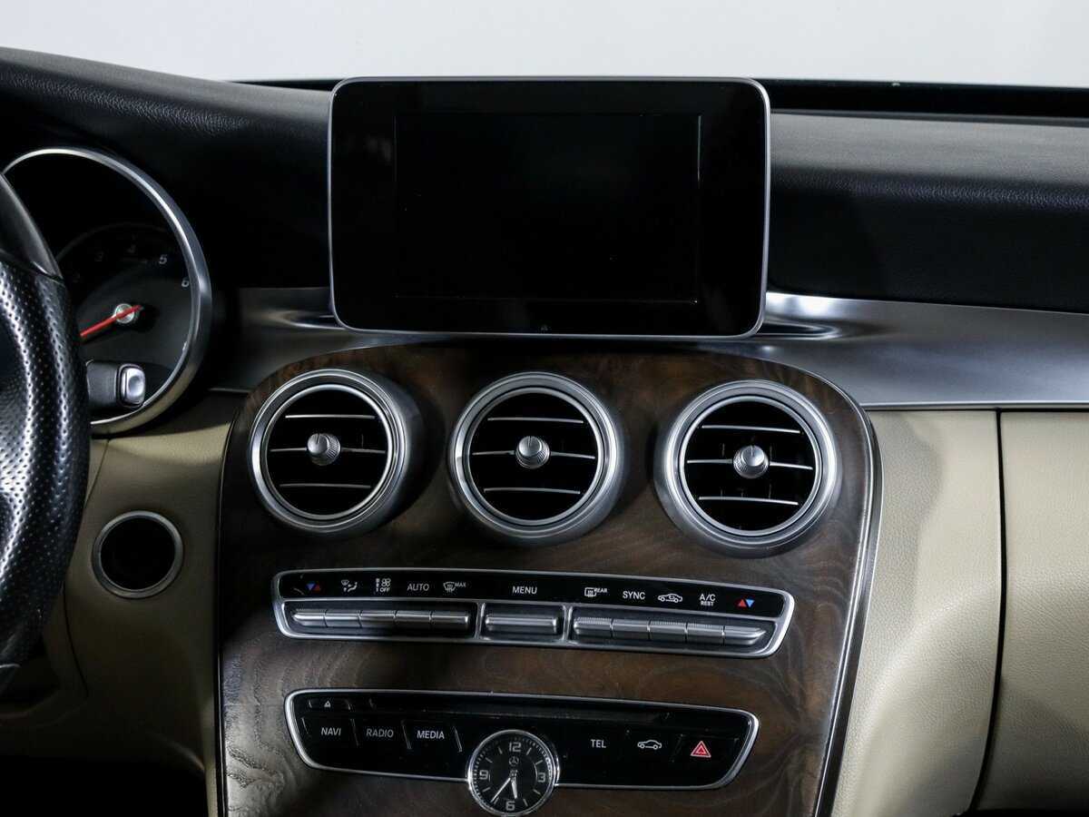 Б/У Мерседес-Бенц Ц-Класс 2015 года. Фото: #9