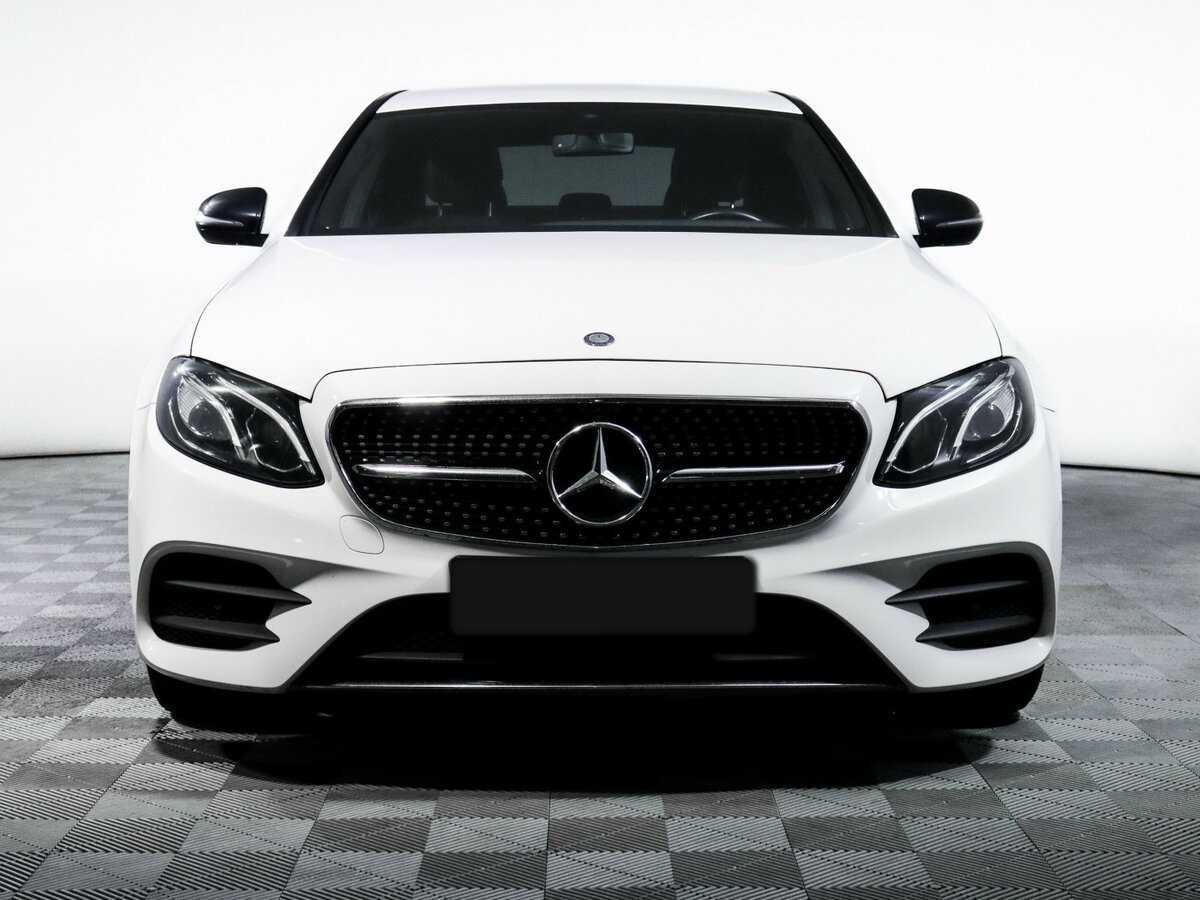 Б/У Мерседес-Бенц Е-Класс 2016 года. Фото: #1