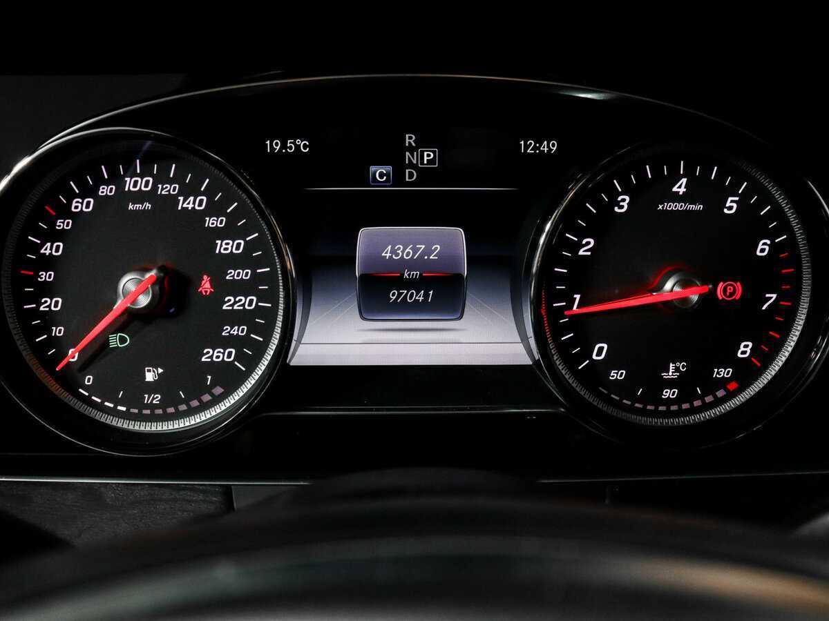 Б/У Мерседес-Бенц Е-Класс 2016 года. Фото: #7