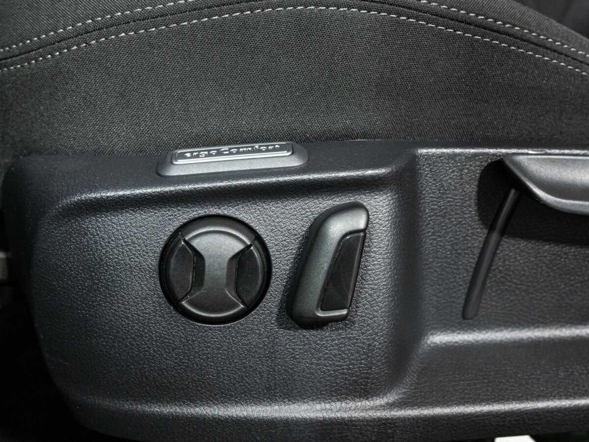 Б/У Фольксваген Пассат 2017 года. Фото: #15