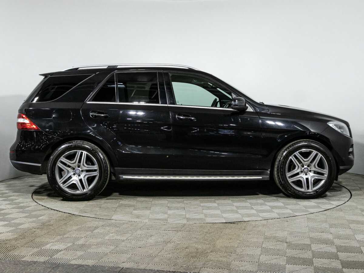 Б/У Мерседес-Бенц М-Класс 2012 года. Фото: #3