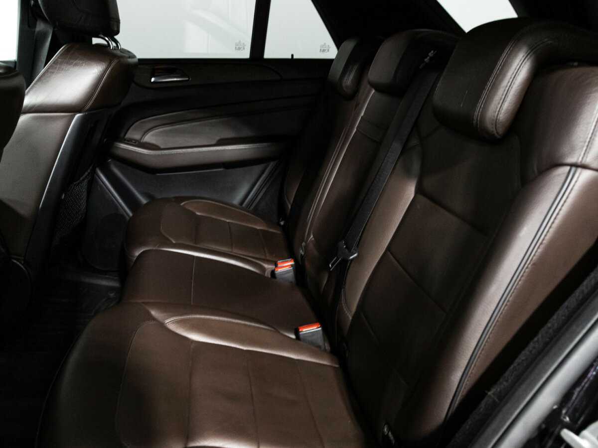 Б/У Мерседес-Бенц М-Класс 2012 года. Фото: #9