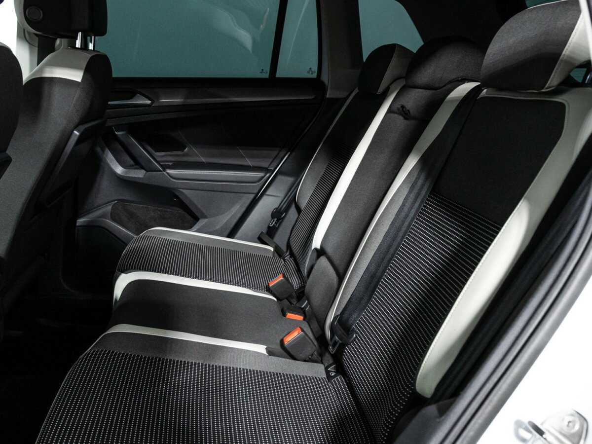 Б/У Фольксваген Тигуан 2020 года. Фото: #9