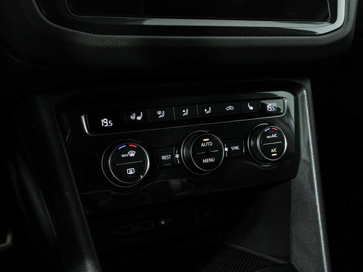 Б/У Фольксваген Тигуан 2020 года. Фото: #17