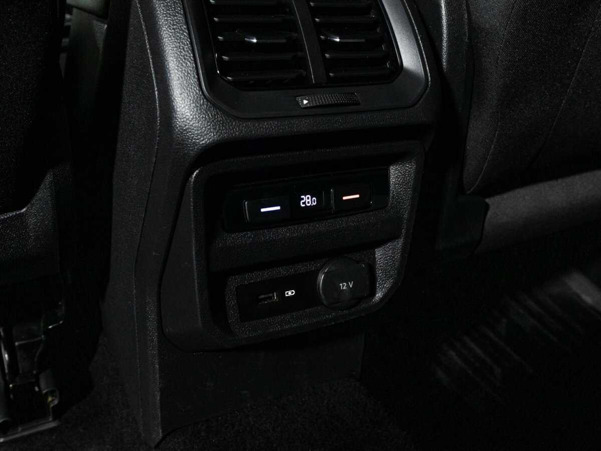 Б/У Фольксваген Тигуан 2020 года. Фото: #19