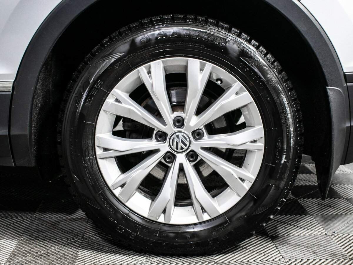 Б/У Фольксваген Тигуан 2017 года. Фото: #14