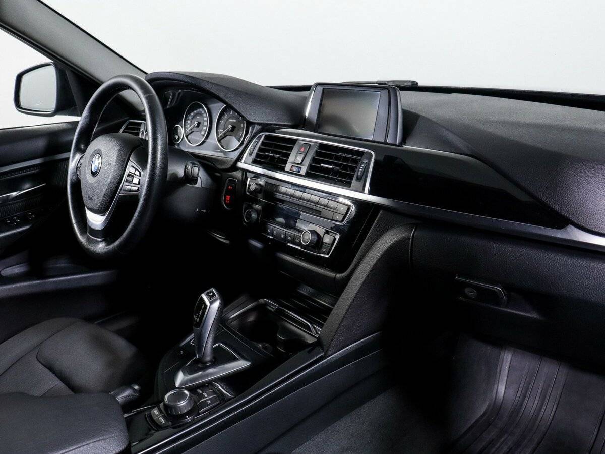 Б/У БМВ 3 серии 2016 года. Фото: #8