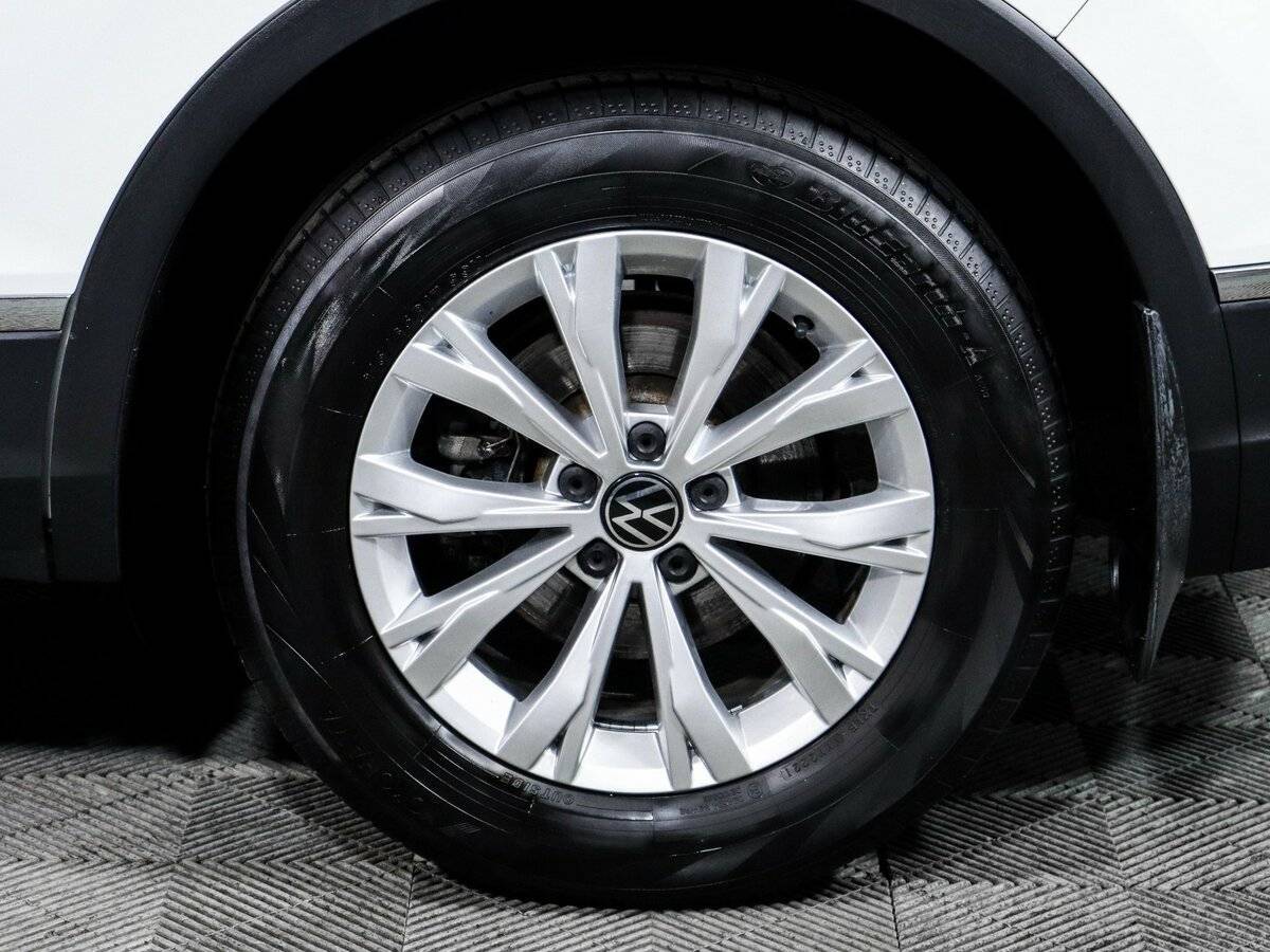 Б/У Фольксваген Тигуан 2021 года. Фото: #11