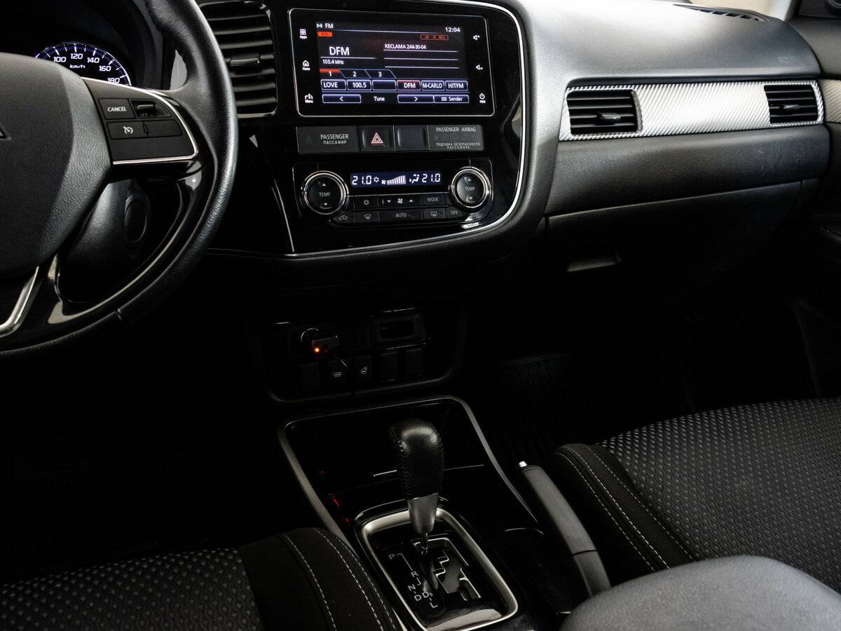 Б/У Митсубиши Оутлэндер 2018 года. Фото: #10