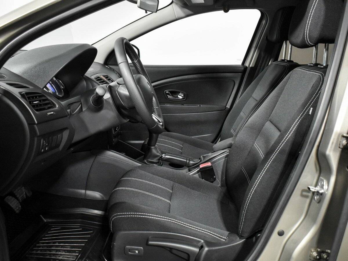 Б/У Рено Флюенс 2013 года. Фото: #8