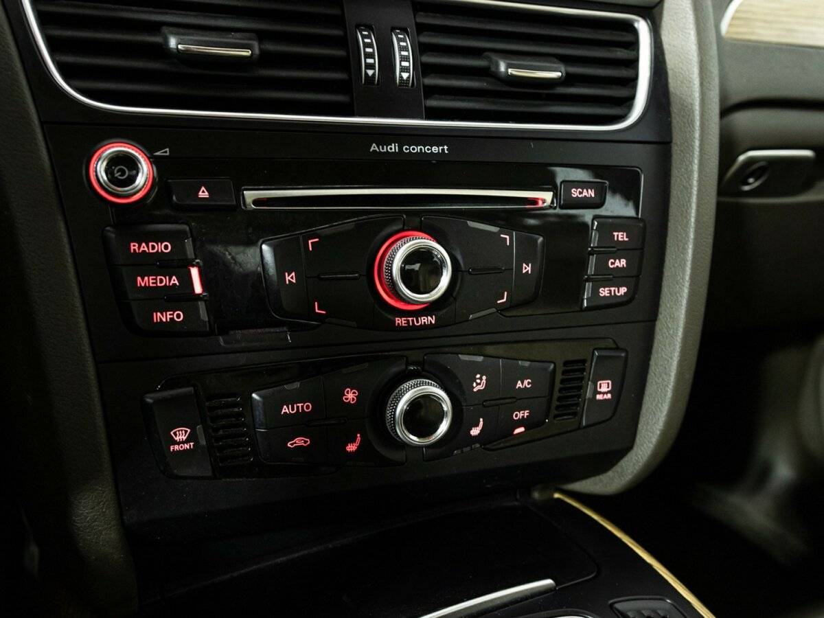 Б/У Ауди А4 2015 года. Фото: #15