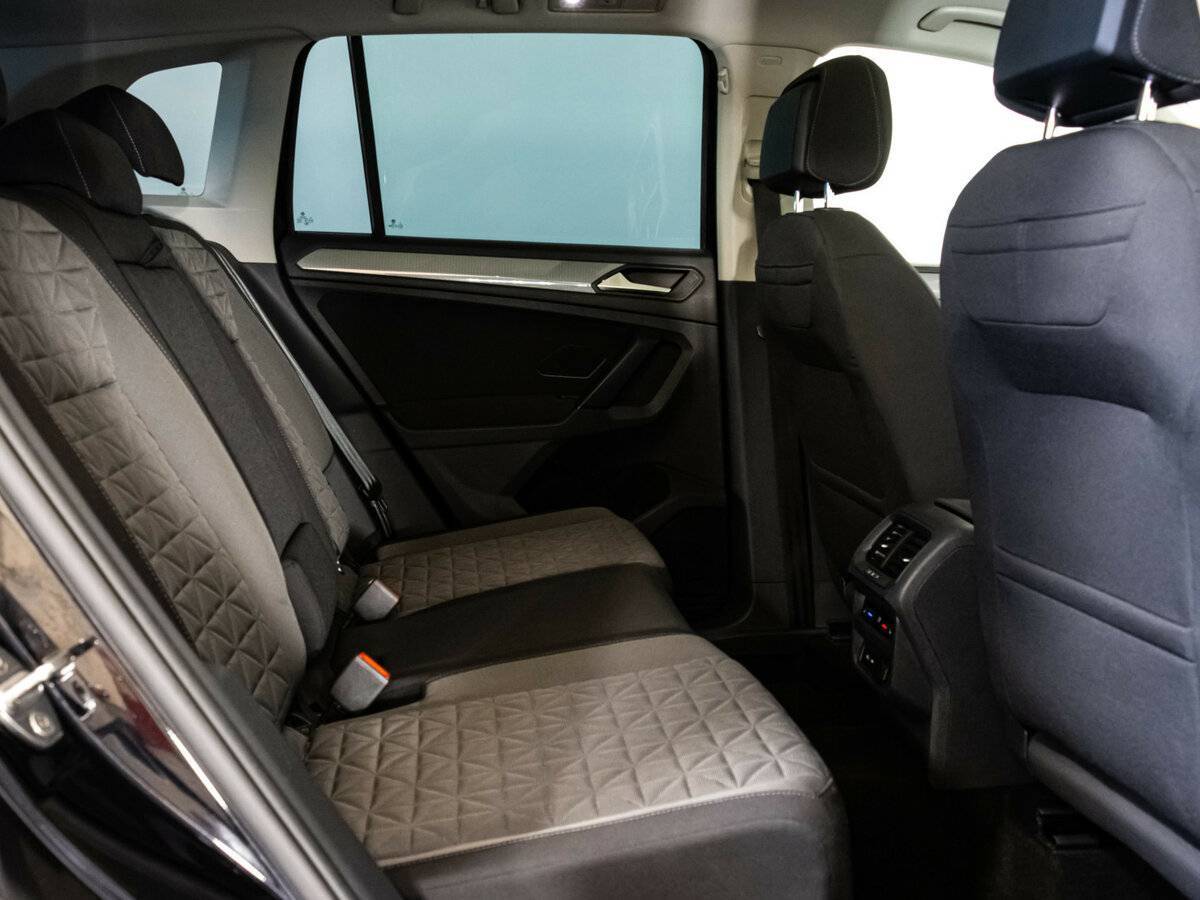 Б/У Фольксваген Тигуан 2021 года. Фото: #13