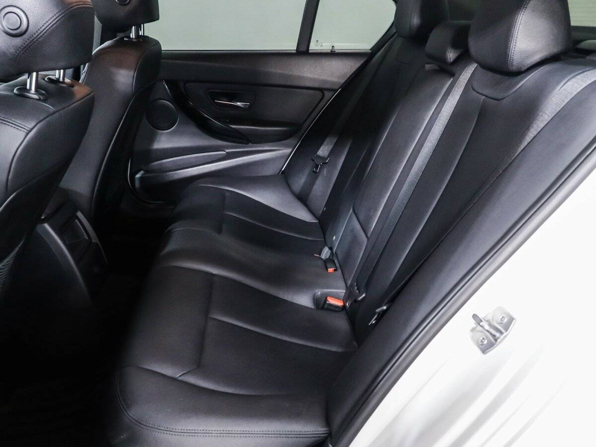 Б/У БМВ 3 серии 2013 года. Фото: #9