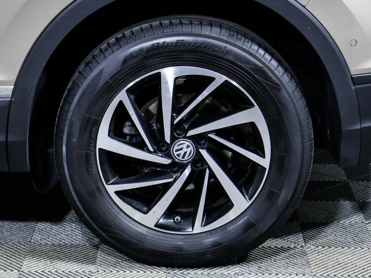 Б/У Фольксваген Тигуан 2018 года. Фото: #11