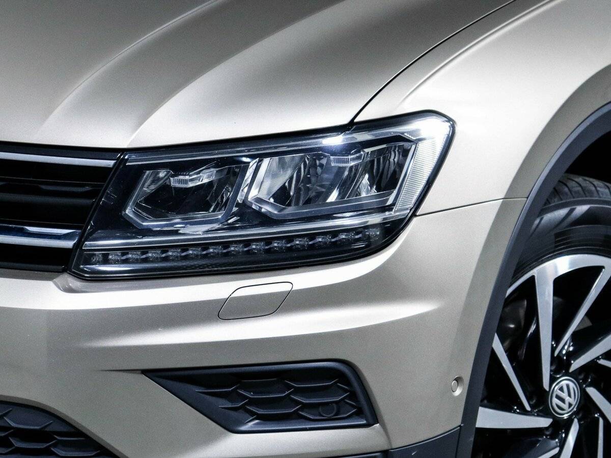 Б/У Фольксваген Тигуан 2018 года. Фото: #12