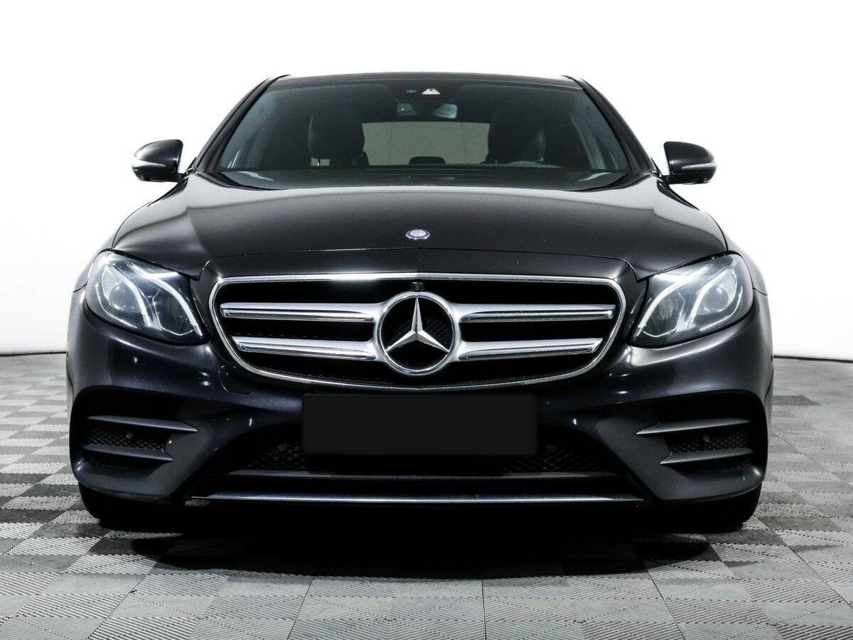 Б/У Мерседес-Бенц Е-Класс 2016 года. Фото: #1