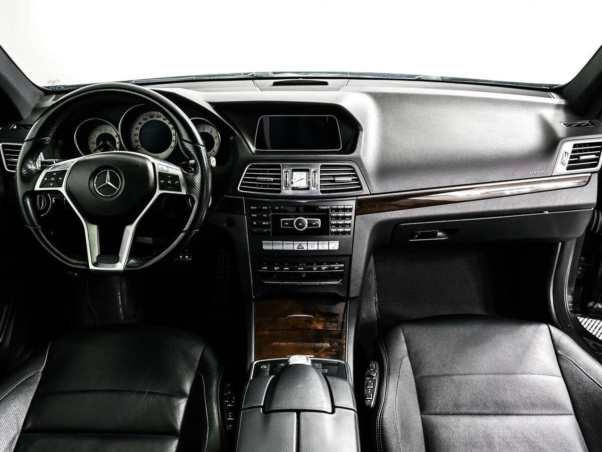 Б/У Мерседес-Бенц Е-Класс 2013 года. Фото: #10