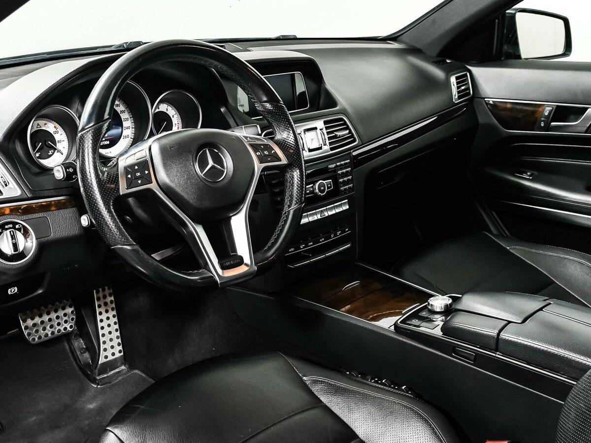 Б/У Мерседес-Бенц Е-Класс 2013 года. Фото: #11