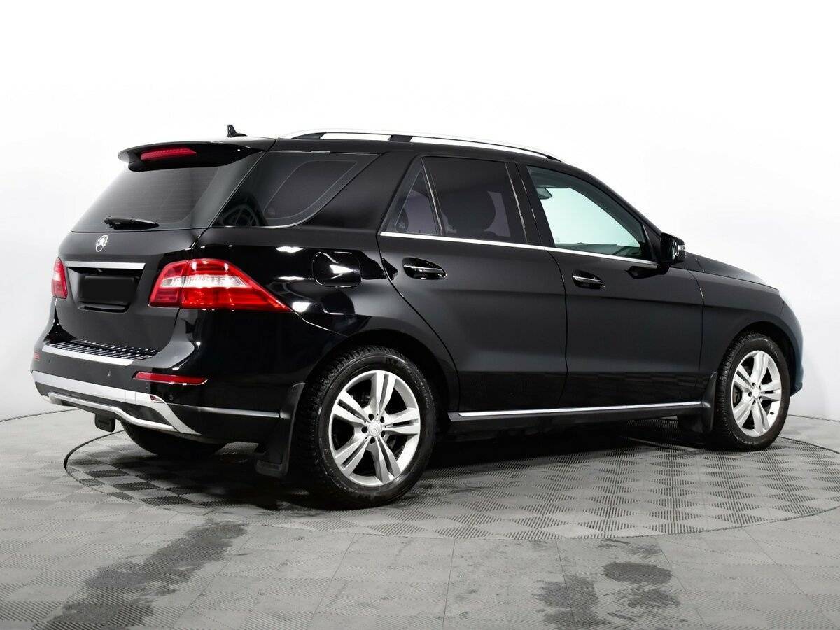 Б/У Мерседес-Бенц М-Класс 2013 года. Фото: #4