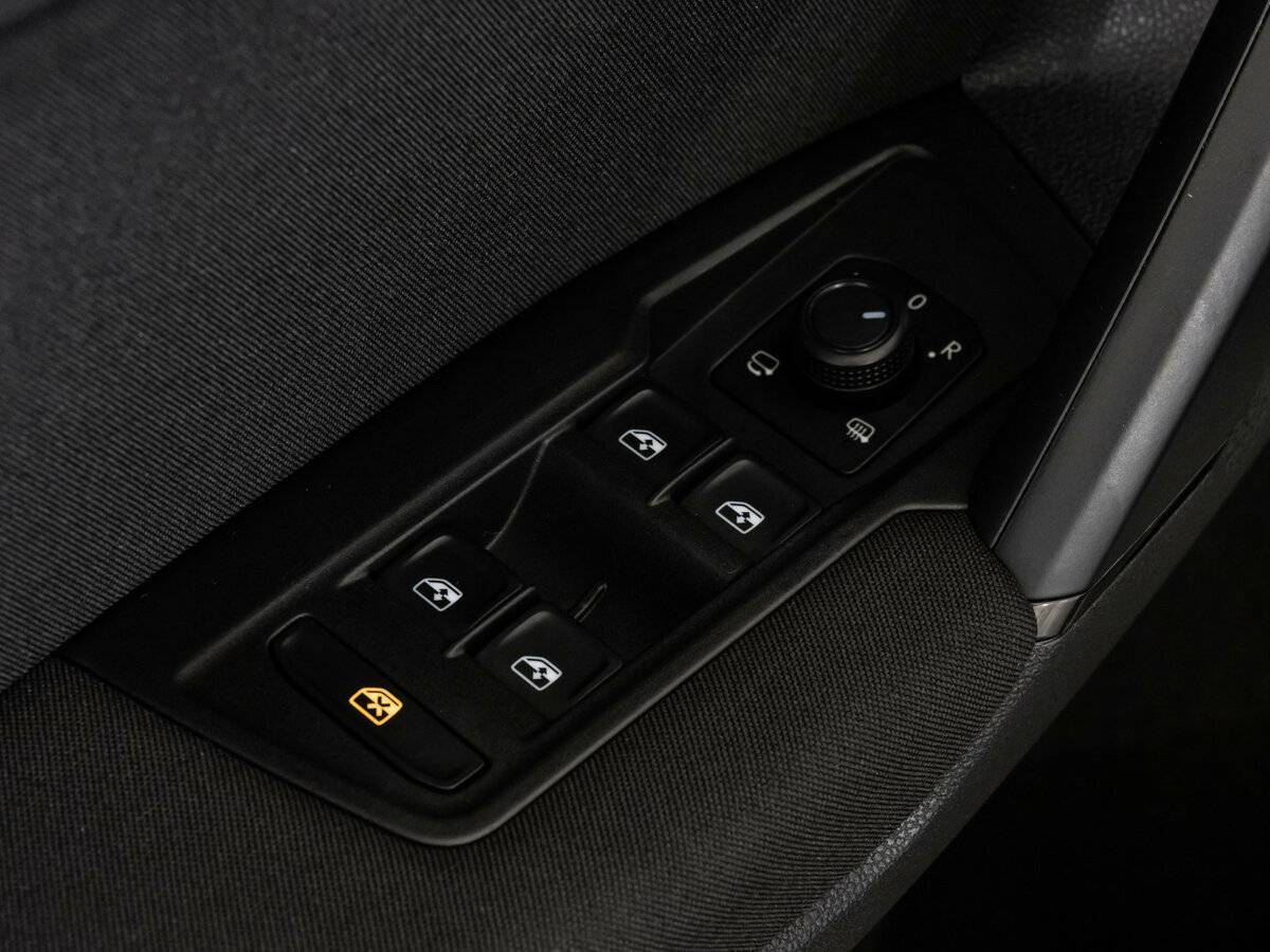 Б/У Фольксваген Тигуан 2019 года. Фото: #17