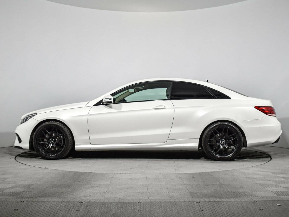 Б/У Мерседес-Бенц Е-Класс 2015 года. Фото: #7