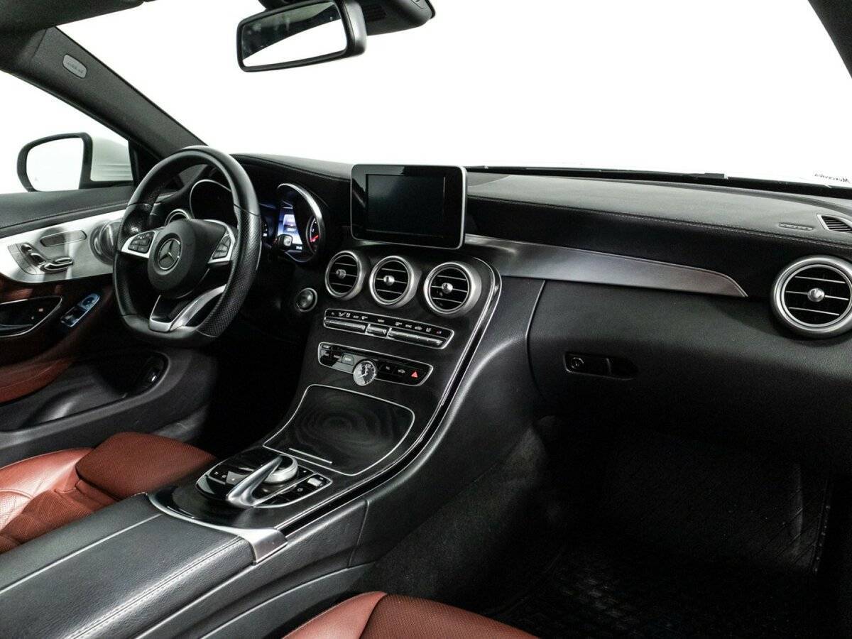 Б/У Мерседес-Бенц Ц-Класс 2016 года. Фото: #8