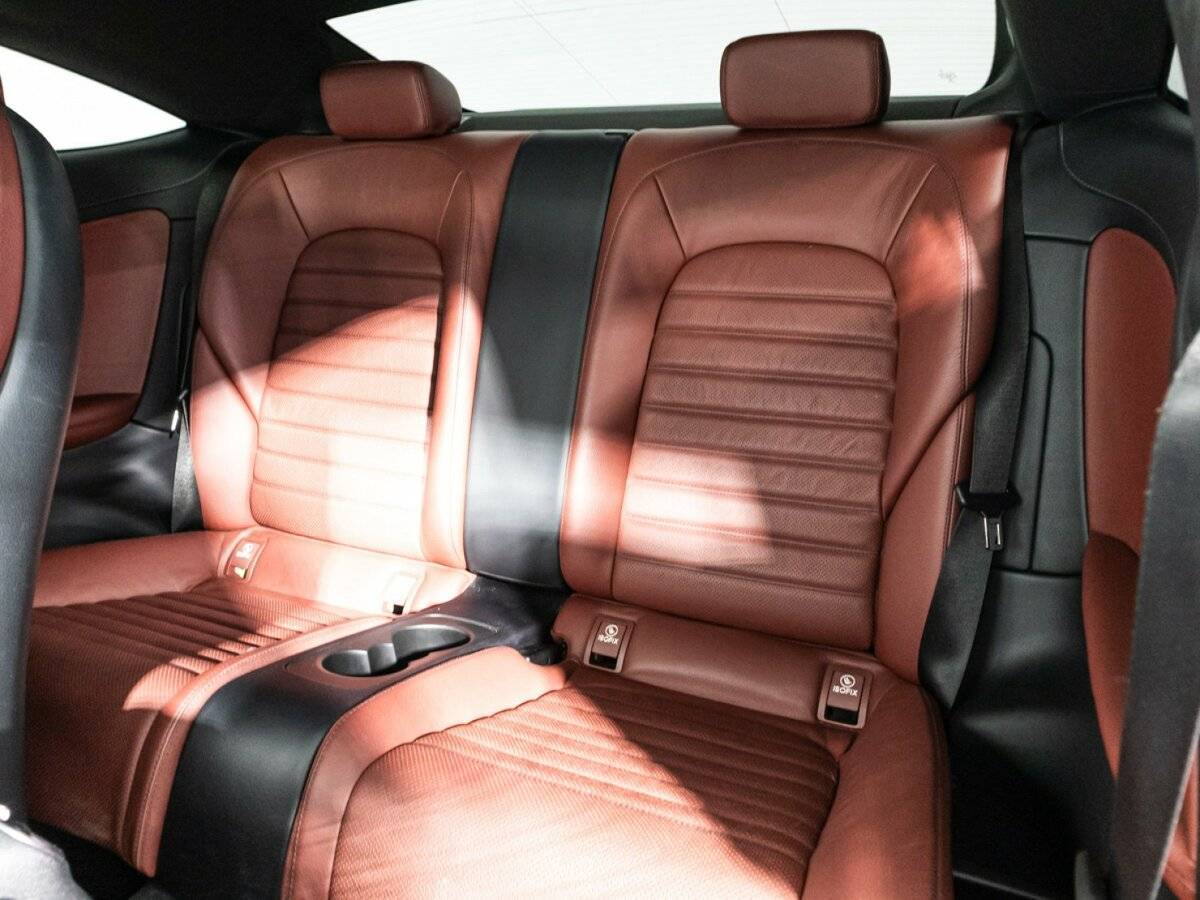 Б/У Мерседес-Бенц Ц-Класс 2016 года. Фото: #9