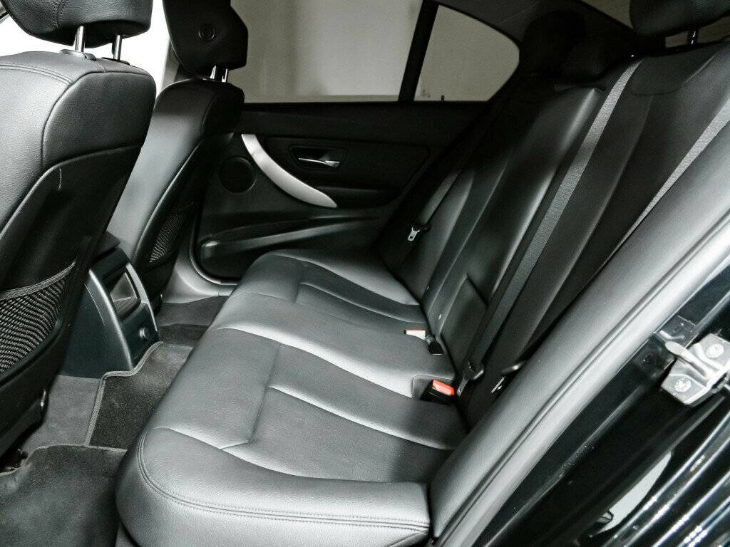 Б/У БМВ 3 серии 2015 года. Фото: #9