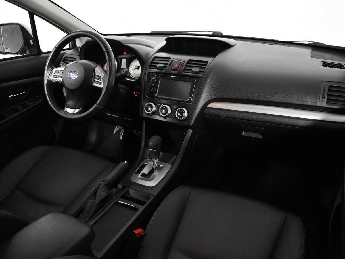 Б/У Субару ИксВи 2014 года. Фото: #8