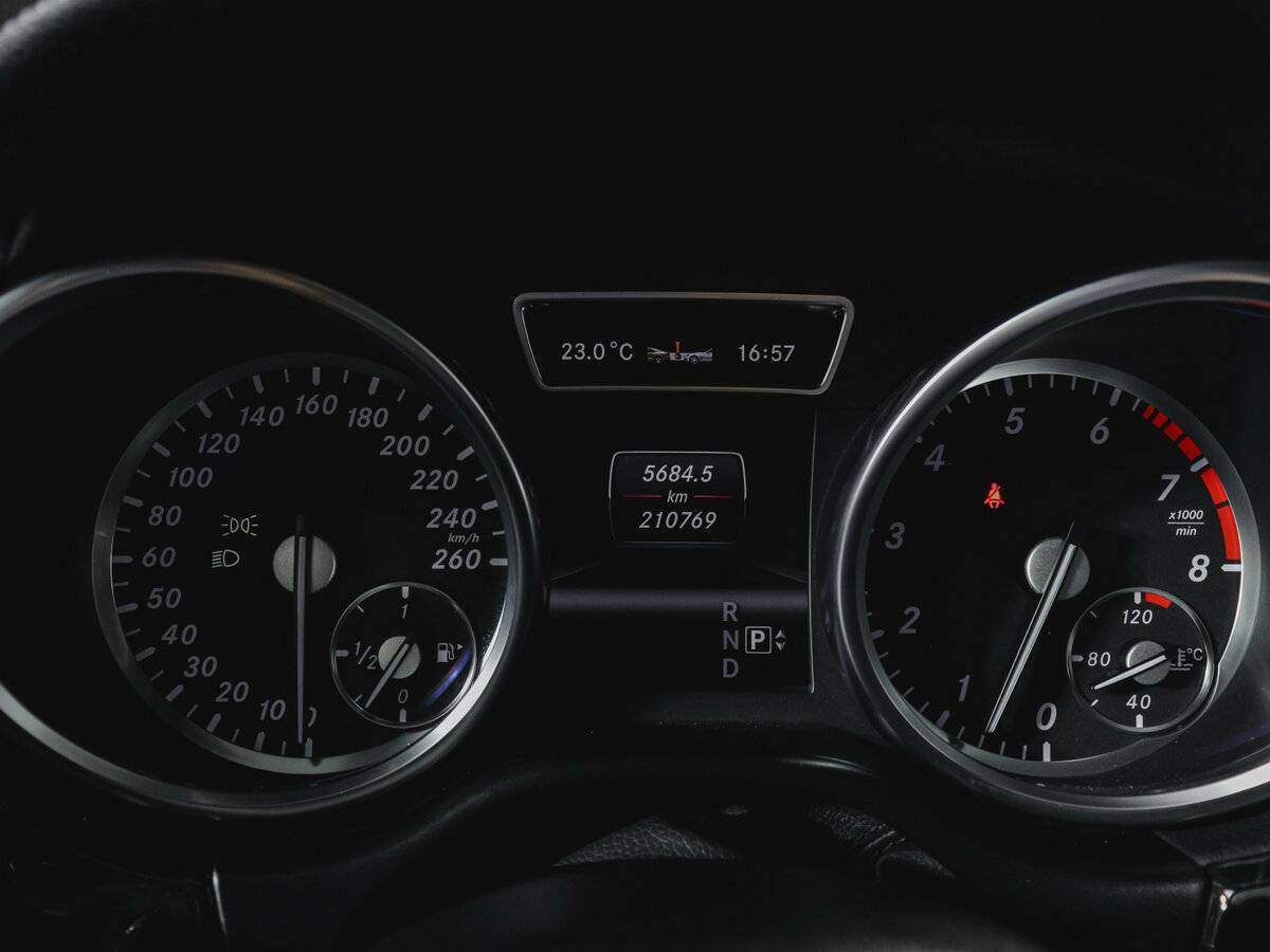 Б/У Мерседес-Бенц М-Класс 2013 года. Фото: #10