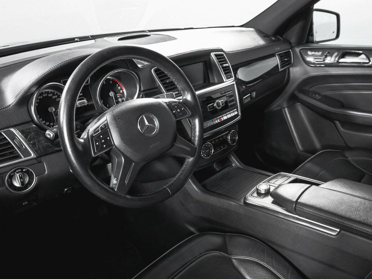 Б/У Мерседес-Бенц М-Класс 2013 года. Фото: #12